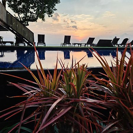 Sunsethouse Lombok Hotell Mangsit Eksteriør bilde