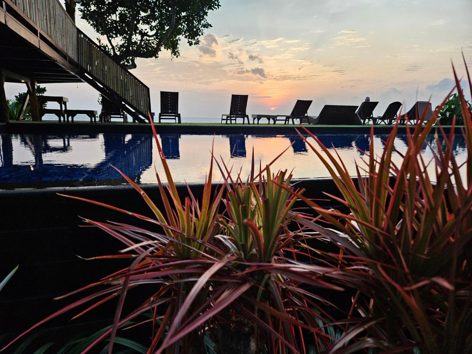 Sunsethouse Lombok Hotell Mangsit Eksteriør bilde