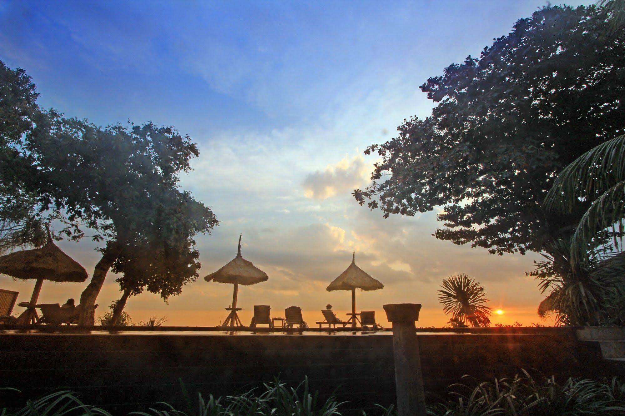 Sunsethouse Lombok Hotell Mangsit Eksteriør bilde